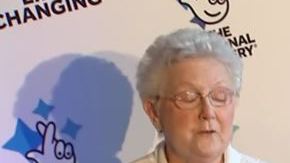 Dennis y Shirley Banfield jugaron muchos años y hasta ahora les tocó el premio mayor.