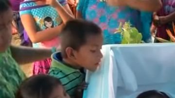 El cuerpo llegó a San Antonio Secortez, una aldea pobre del centro de Guatemala, el domingo.