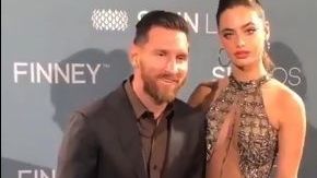 Lionel Messi y la modelo Yael Shelbia posaron para las fotos