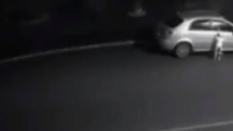 Snoop persiguió a su amo, como suplicando que no lo dejara.