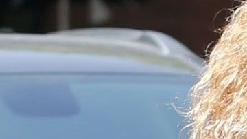 Shakira lució un 'look' relajado.