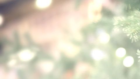 Antes de las esferas se colgaban manzanas.