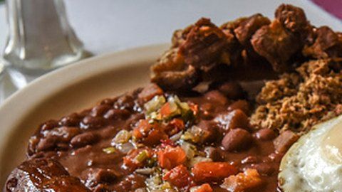 Un solo almuerzo o cena no debería superar las 600 calorías.
