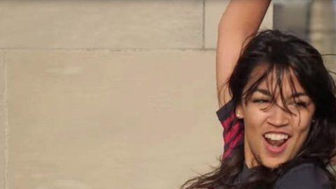 La respuesta de Ocasio-Cortez al video de hace 10 años fue viral.