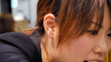 Miles hacen cola en sus tiendas favoritas para hacerse con una fukubukuro.