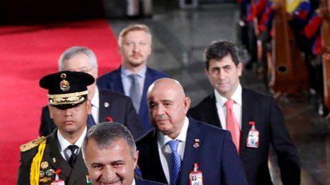 El líder de Osetia del Sur acudió a la toma de posesión de Maduro.