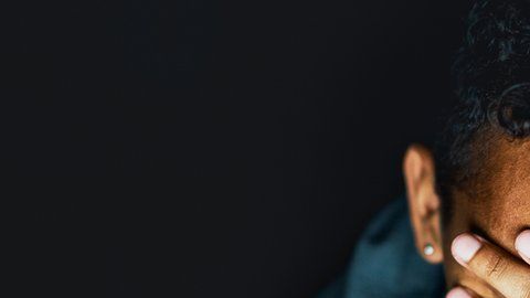 Según un estudio, recordar mejor experiencias dolorosas vuelve a los hombres más sensibles.