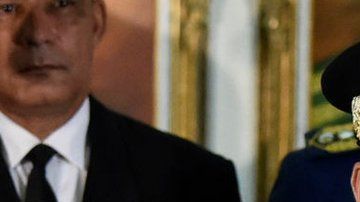 105328343_gettyimages-1087921276