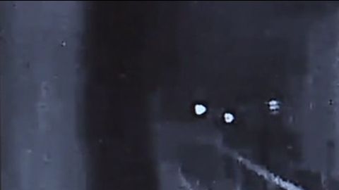 La mujer cuando rompió los vidrios.