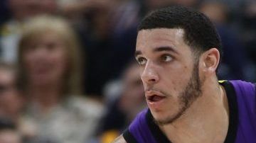 Lonzo Ball de los Lakers de Los Ángeles.