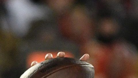 El QB de los New England Patriots Tom Brady buscará su sexto anillo de Super Bowl en Atlanta ante los Rams.