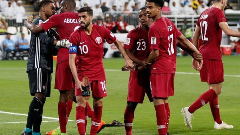 Por cada gol que anotaban, los jugadores de Qatar era agredidos a "zapatazos"