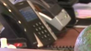 Así es como se ve ese aguacate al lado de uno normal.