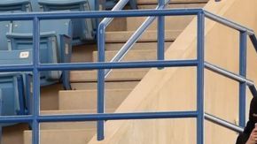 Las mujeres dependen de los hombres para muchas cosas en Arabia Saudita.