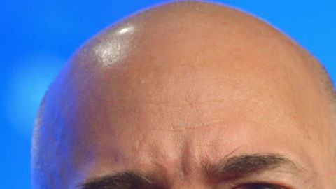 Jeff Bezos y Mark Zuckerberg, dos de los hombres más ricos del mundo, tuvieron un año muy distinto.