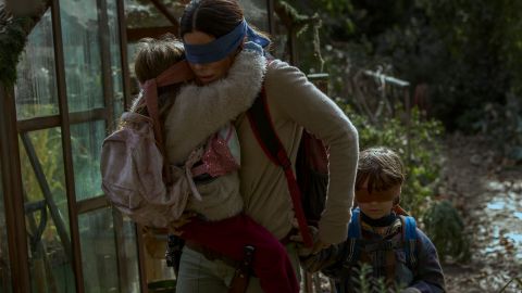 Sandra Bullock protagoniza "Bird Box" de Netflix