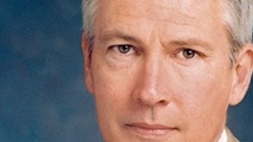 El demandado es un prominente abogado de 70 años