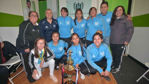 Cicero Jaguars Premier tuvieron una fiesta para celebrar el campeonato. (Javier Quiroz / La Raza)