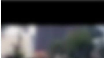 El hombre vio que alguien necesitaba ayuda y los socorrió.