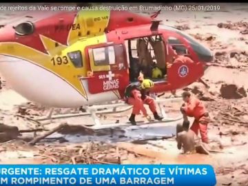 La rotura del dique ocurrió cerca de trabajadores de la mina en Minas Gerais.