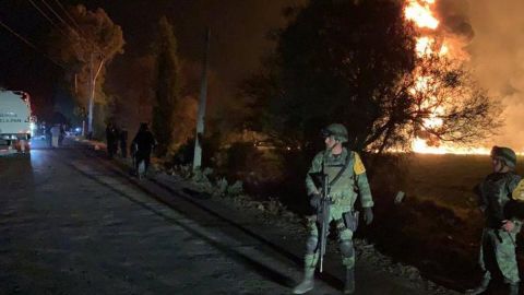 Ejército mexicano en el lugar del a explosión en Tlahuelilpan, Hidalgo.