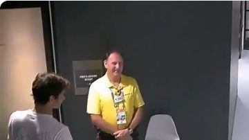 Roger Federer fue detenido unos instantes, por no portar su acreditación