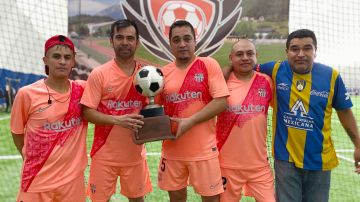 El Atlético Potosino de veteranos mayores de 40 años ganó la final en la Liga Victoria Ejidal. (Javier Quiroz / La Raza)