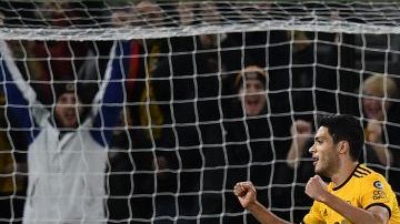 El mexicano Raúl Jiménez dio la victoria en Copa al Wolverhampton Wanderers.