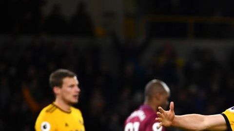 Raul Jiménez llevó a la victoria al Wolverhampton frente al West Ham United.