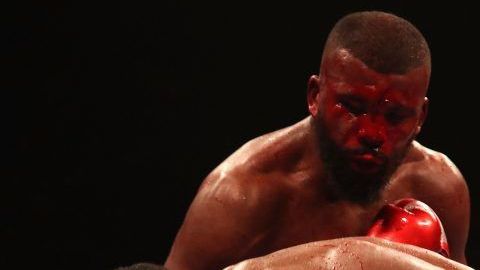 Badou Jack y Marcus Browne durante su pelea en el MGM Grand Garden Arena de Las Vegas, Nevada.