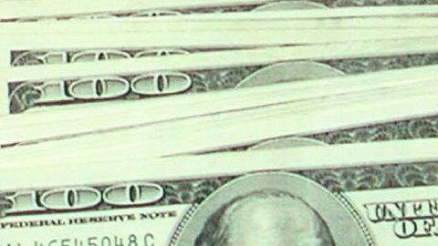 El dólar enfrentó un complicado escenario mundial el miércoles.