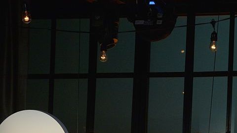 Spotify es una plataforma que transmite música por Internet a un bajo costo.