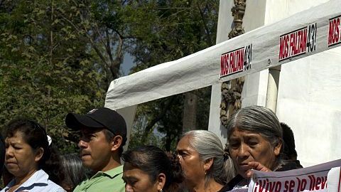 Los padres de los 43 mantienen su reclamo de justicia.