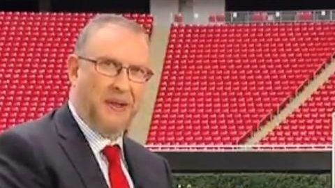 José Luis Higuera de Chivas a cuadro con Francisco Javier González de Televisa Deportes.