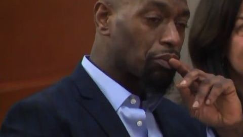 Huwe Burton antes de ser liberado esta semana