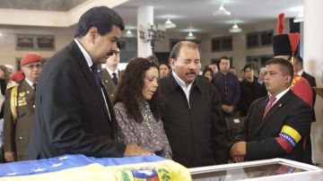 Maduro y Ortega en el funeral de Hugo Chávez en 2013