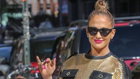 JLO luce siempre radiante.