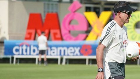La 'Marca México' estaba presente en todas partes con la selección mexicana. En la foto aparece Juan Carlos Osorio, anterior director técnico.