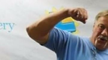 Rick Knudsen y su esposa el día que les entregaron el premio.