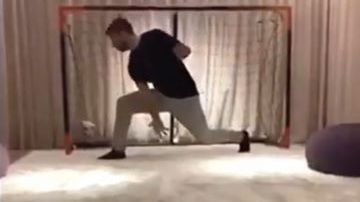 Luis Suárez probó suerte desde los once pasos con su hijo Benjamín