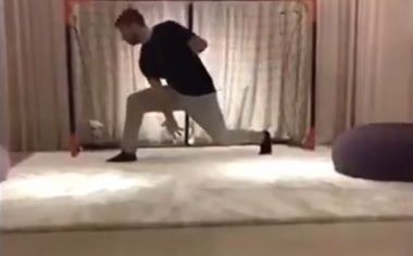 Luis Suárez probó suerte desde los once pasos con su hijo Benjamín