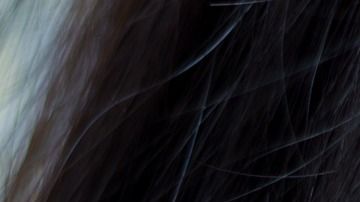 Maquillar demasiado el área o darle un tono muy oscuro puedo echar a la basura todo el esfuerzo que realizaste al maquillar el resto de tu rostro.