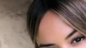 Parece que sí hay romance entre la modelo venezolana Shannon de Lima y el futbolista colombiano James Rodríguez.