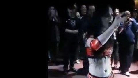 La luchadora Priscilla Kelly y su escatológica acción.