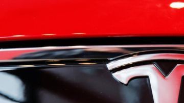 Los abogados alegan que las baterías de tesla no están bien protegidas