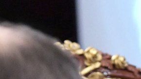 Vladimir Putin durante una reunión con dos de sus ministros en el Kremlin este sábado.