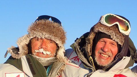 Los cuatro exploradores españoles recopilaron datos.