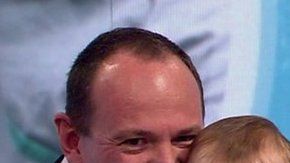 Simon y Graeme Berney-Edwards con sus hijos Alexandra y Calder.