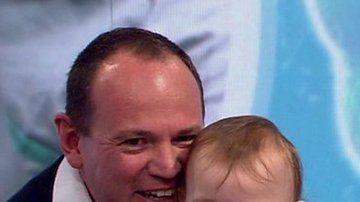 Simon y Graeme Berney-Edwards con sus hijos Alexandra y Calder.