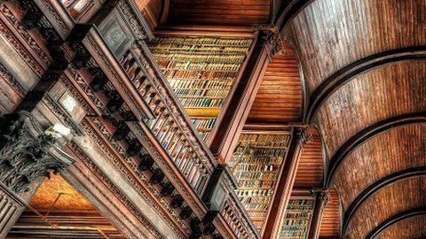 La biblioteca del Trinity College de Dublín, Irlanda.
